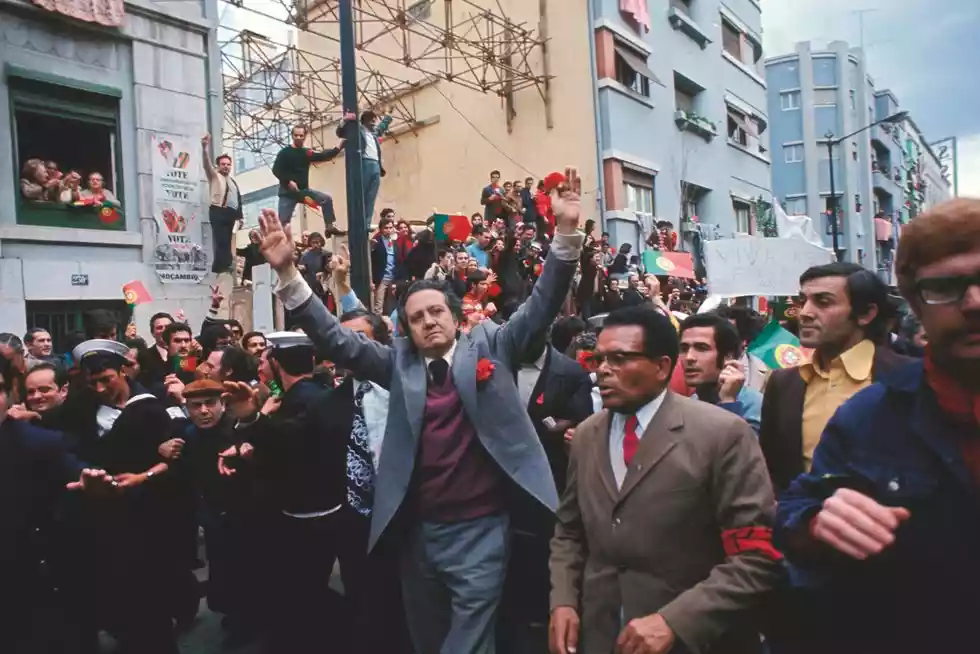 انقلاب میخک: طلوع دموکراسی در پرتغال