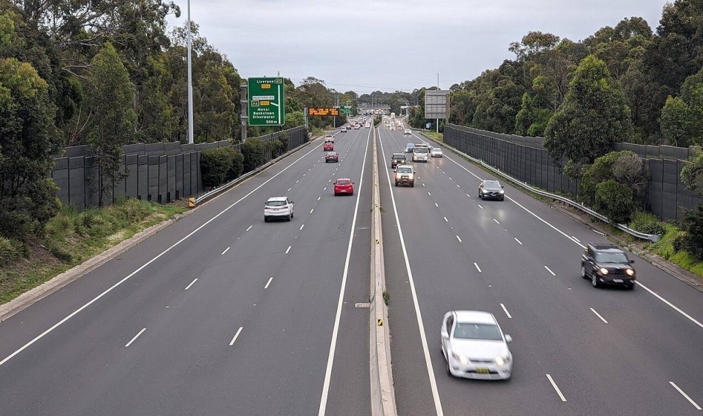 معمای "در مخفی" کنار بزرگراه M5