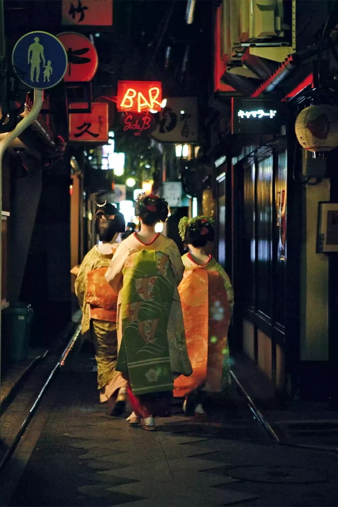 چگونه این شهر ژاپنی سنت گیشا را زنده نگه می‌دارد؟